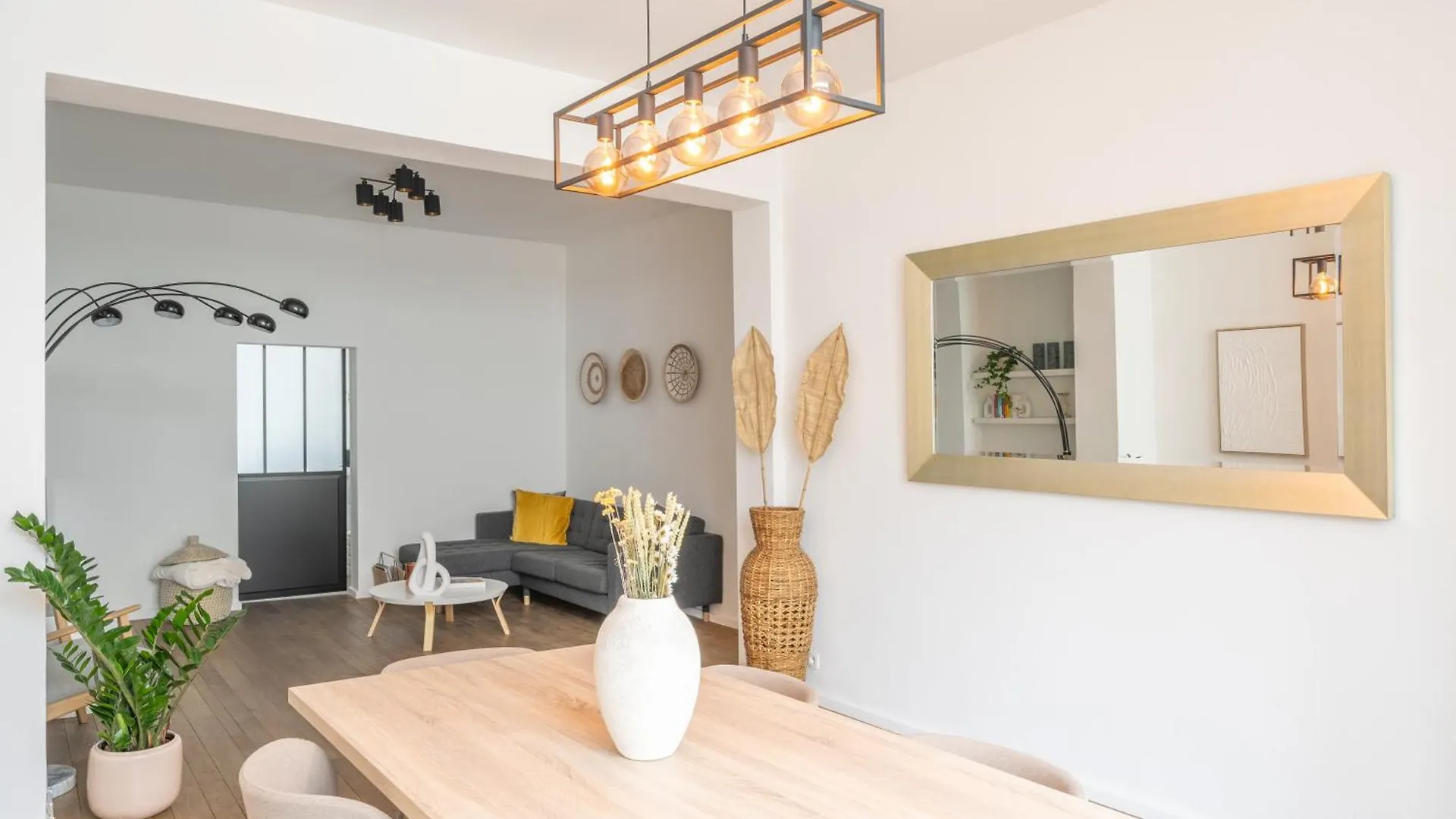Your Serenity Bubble - Brussels Center Apartment